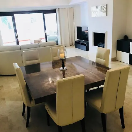 Lomas Del Rey Apartment